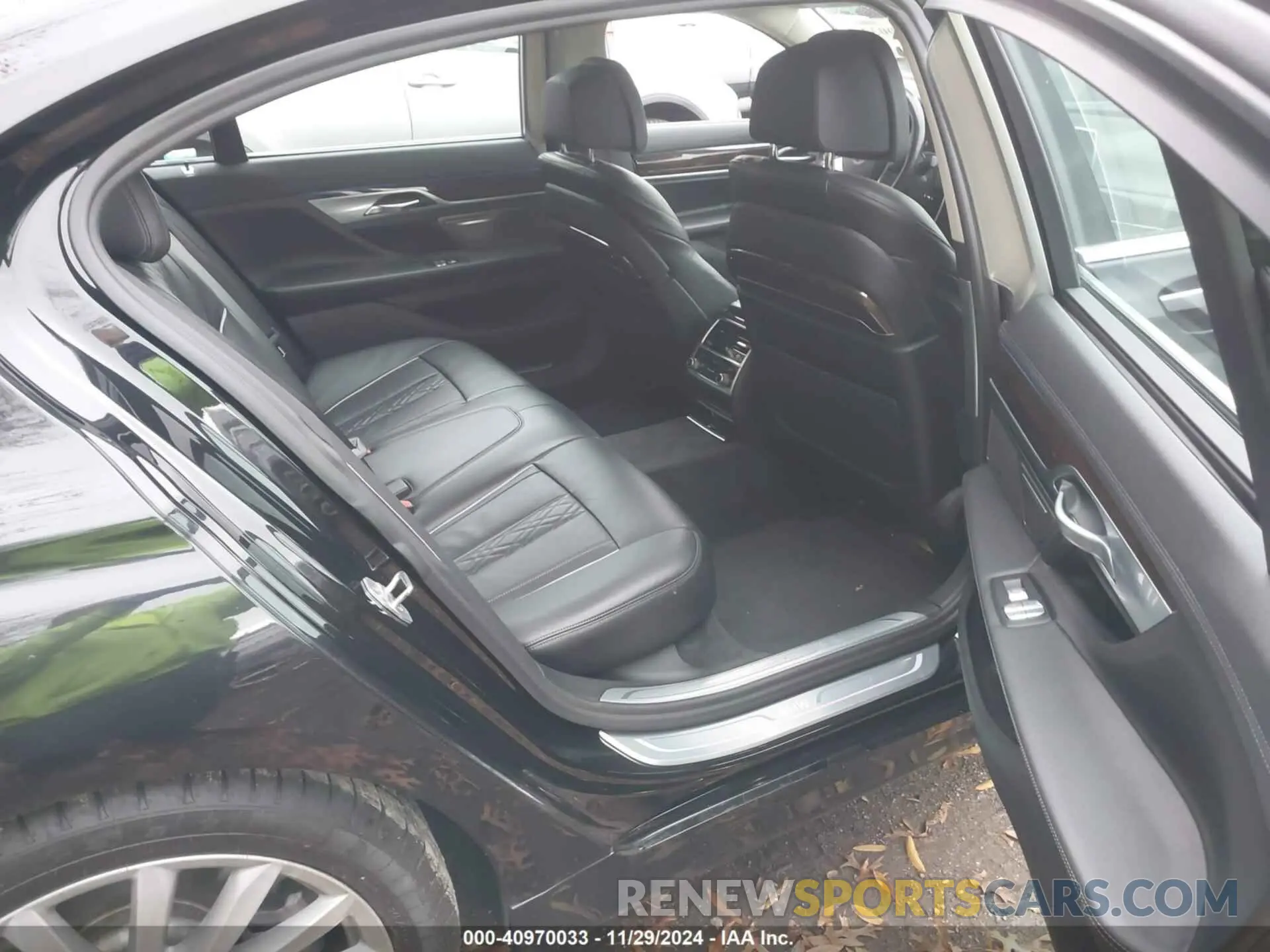 8 fotografías del automóvil dañado WBA7T4C03LGF97312 BMW 740I 2020