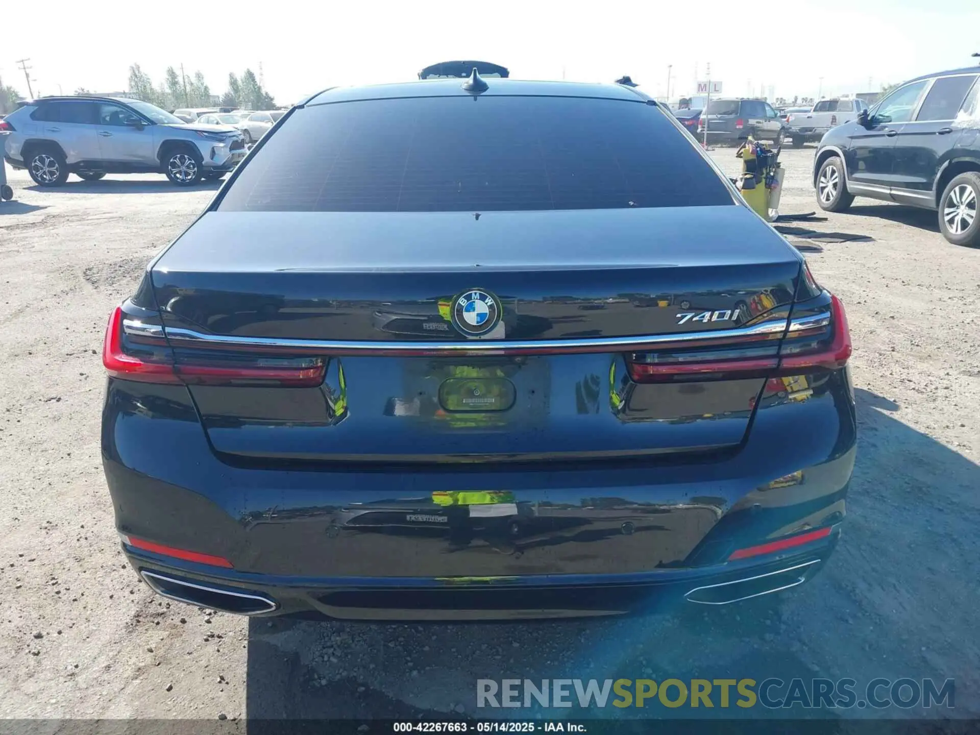 16 fotografías del automóvil dañado WBA7T2C05MCG31540 BMW 740I 2021