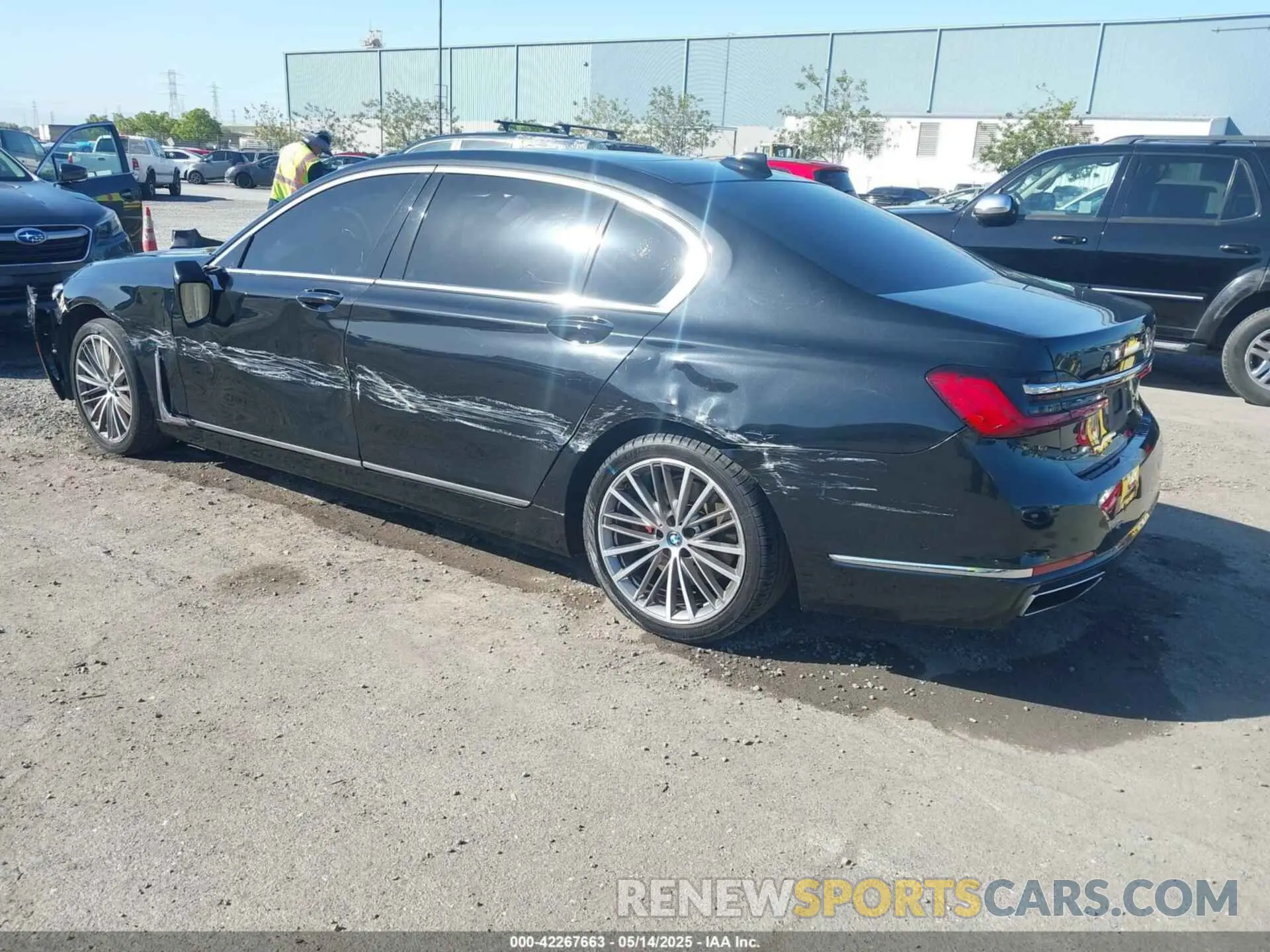 3 fotografías del automóvil dañado WBA7T2C05MCG31540 BMW 740I 2021