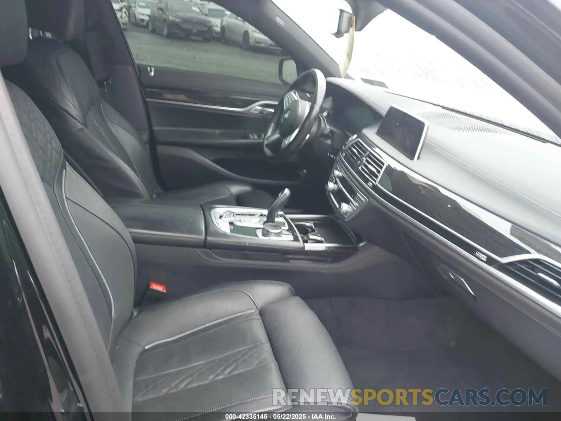 5 fotografías del automóvil dañado WBA7T2C0XMCF73506 BMW 740I 2021
