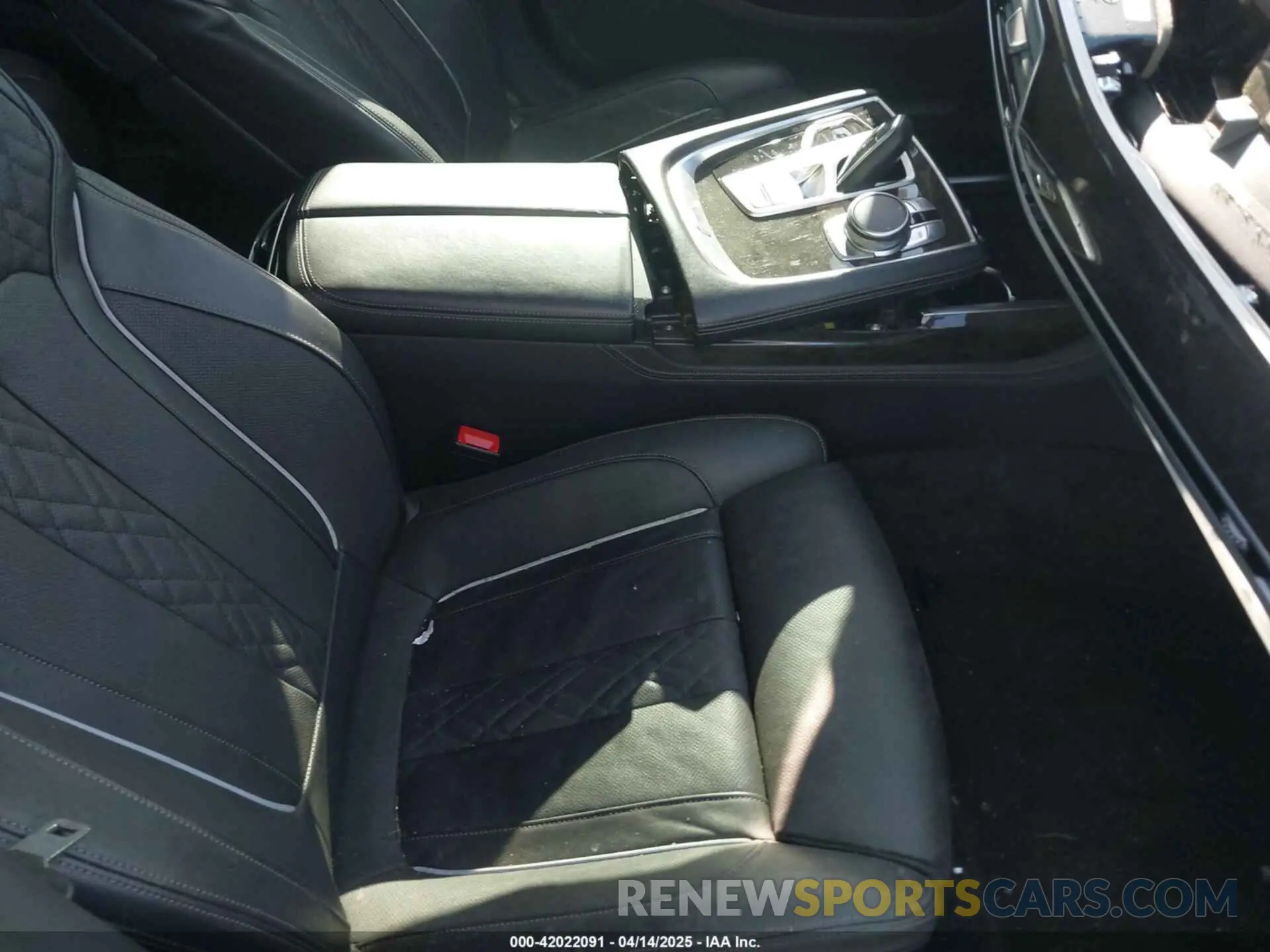 5 fotografías del automóvil dañado WBA7U2C05LGJ59941 BMW 750I 2020