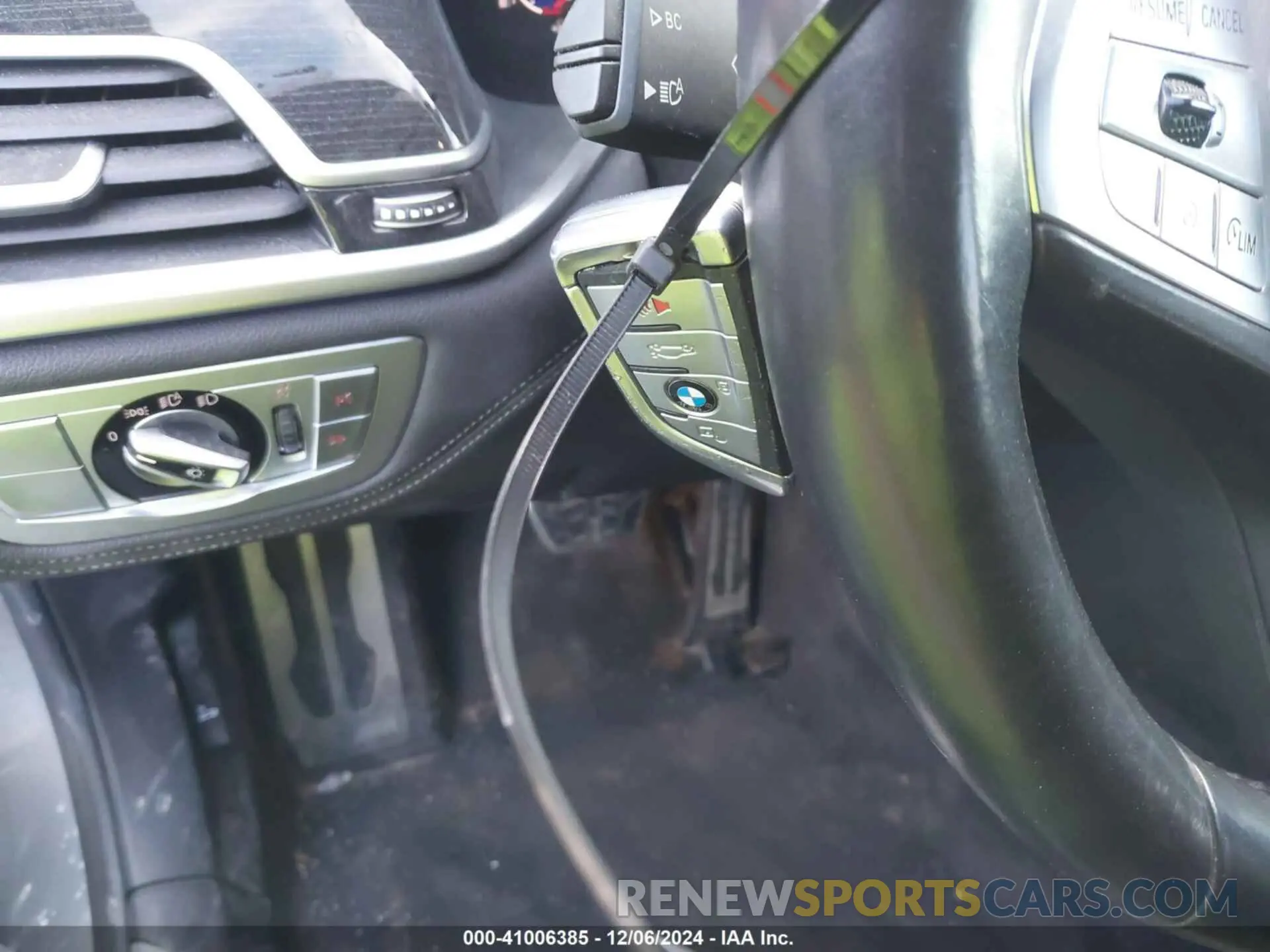 11 fotografías del automóvil dañado WBA7U2C08LCD59593 BMW 750I 2020