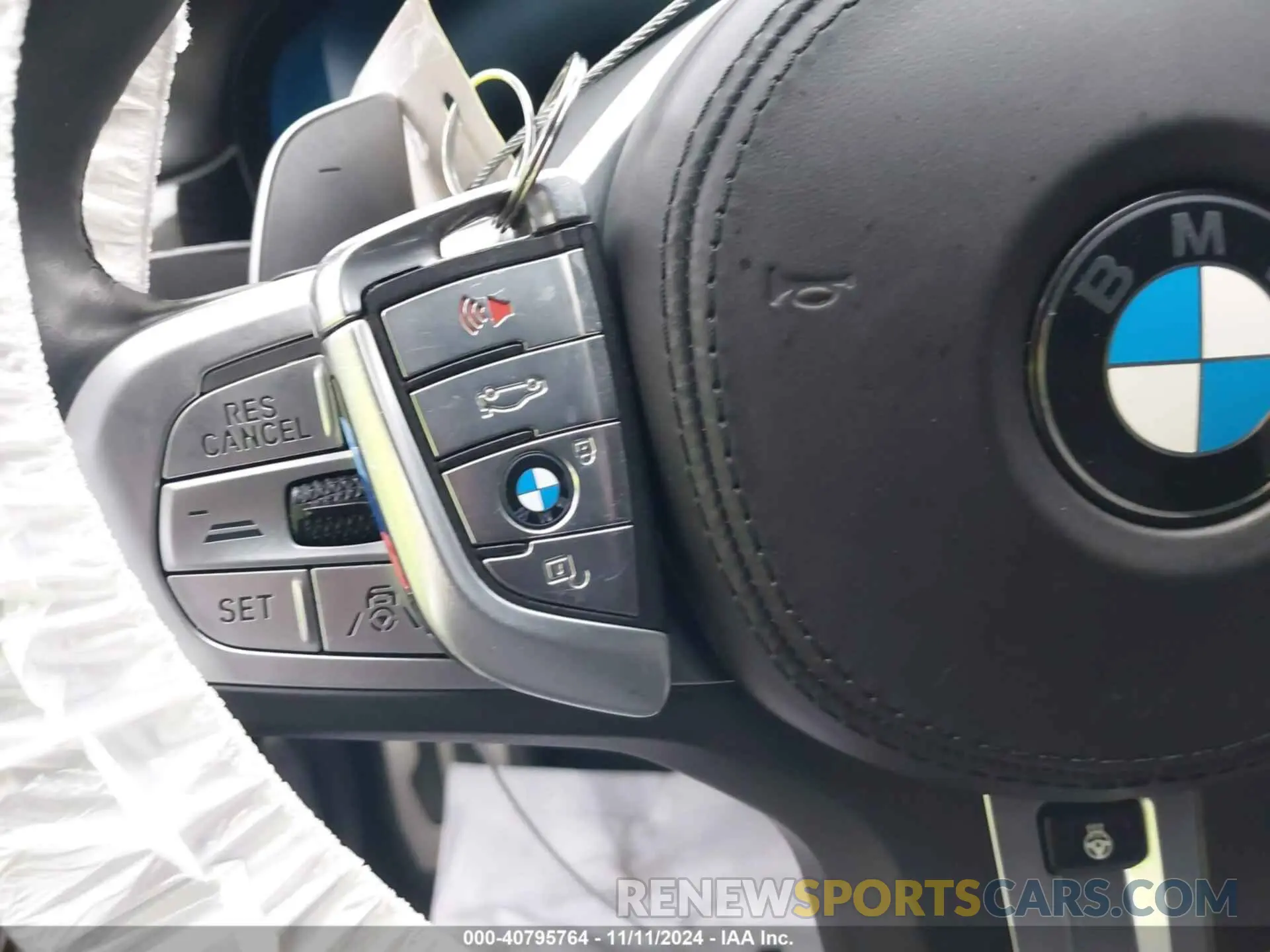 11 fotografías del automóvil dañado WBA7U2C09LGM27356 BMW 750I 2020