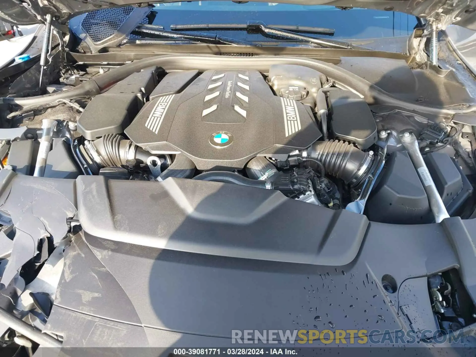 10 fotografías del automóvil dañado WBA7U2C04MCF84305 BMW 750I 2021
