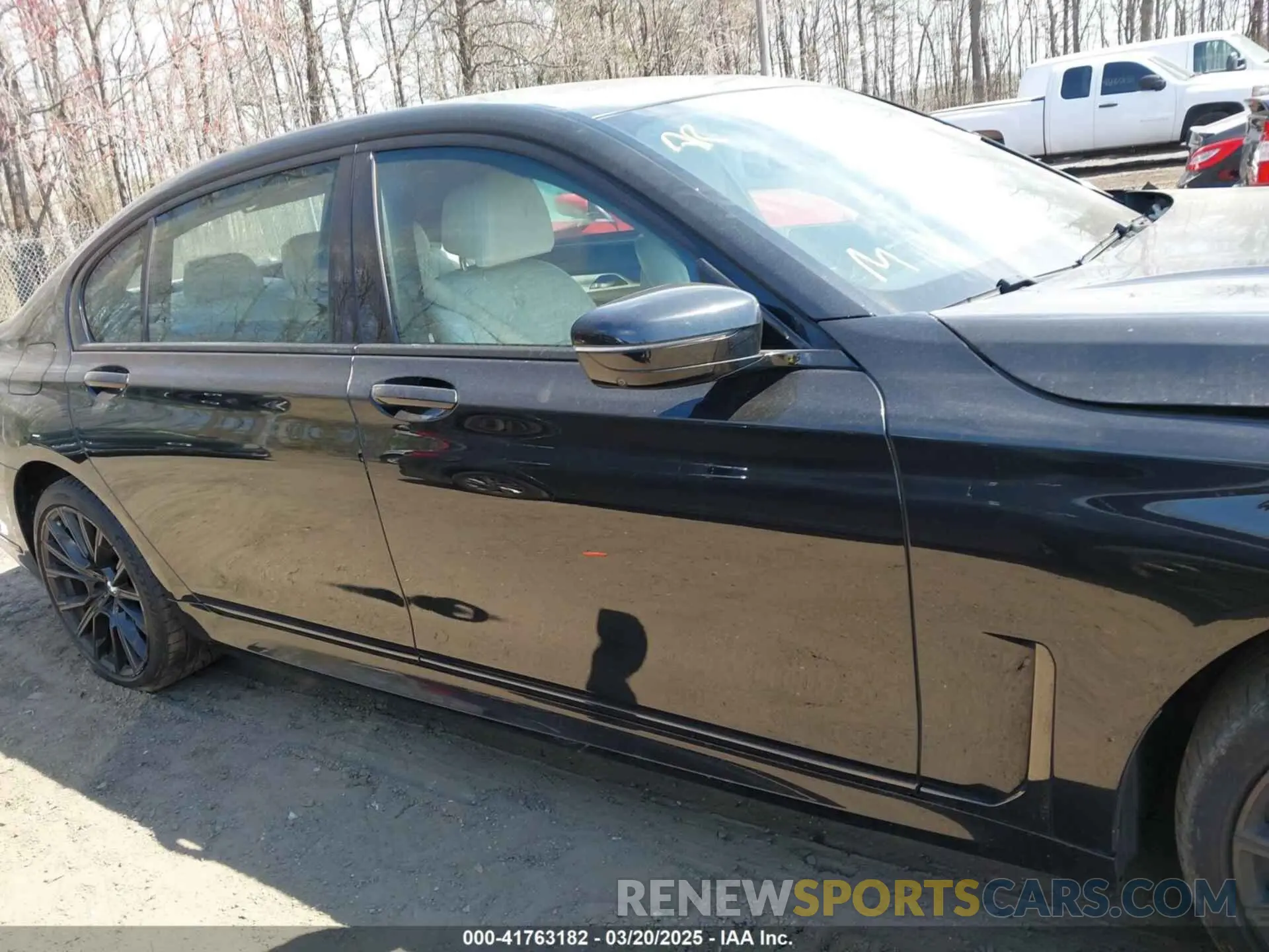 13 fotografías del automóvil dañado WBA7U2C05MCF72521 BMW 750I 2021