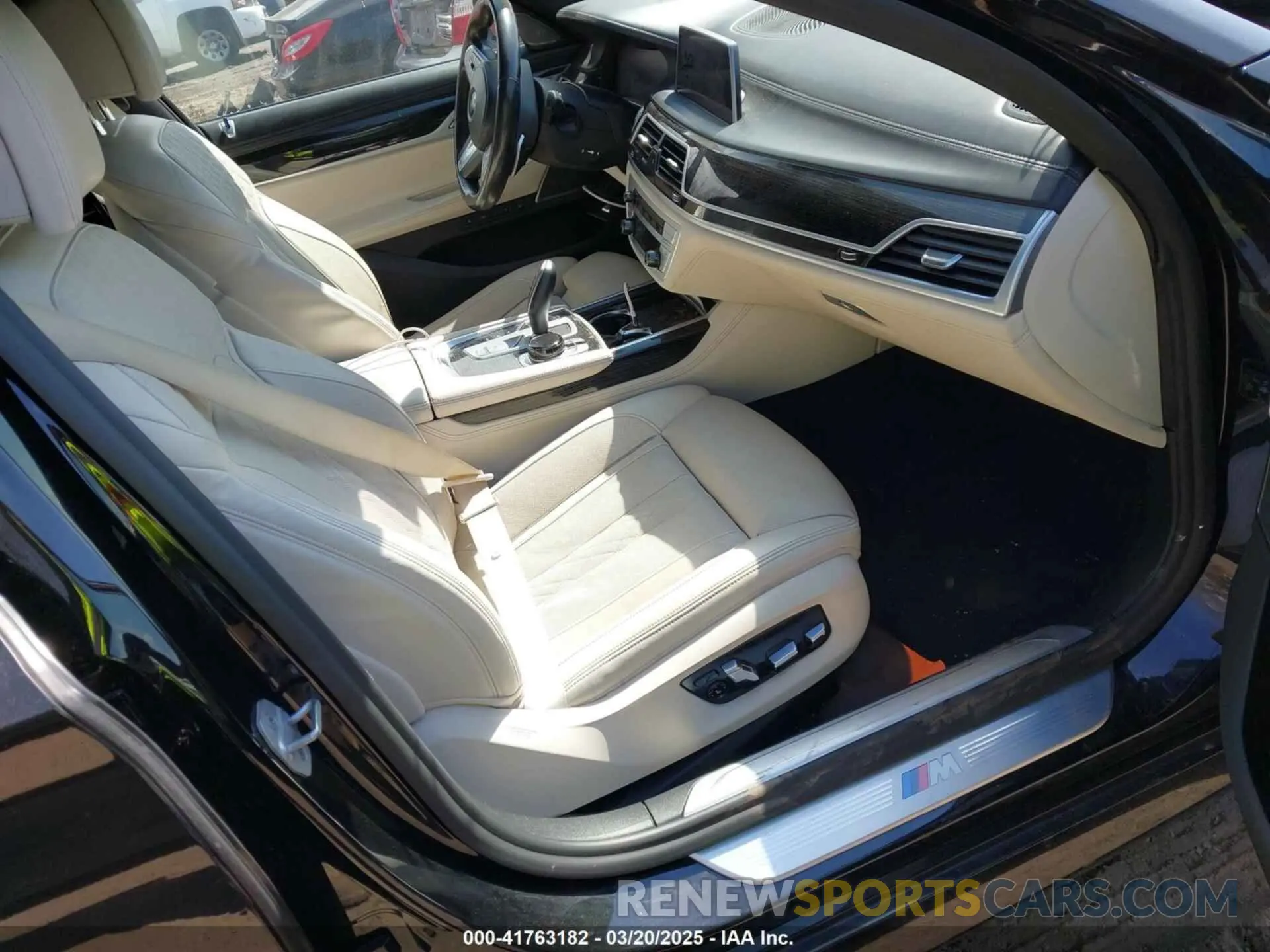 5 fotografías del automóvil dañado WBA7U2C05MCF72521 BMW 750I 2021