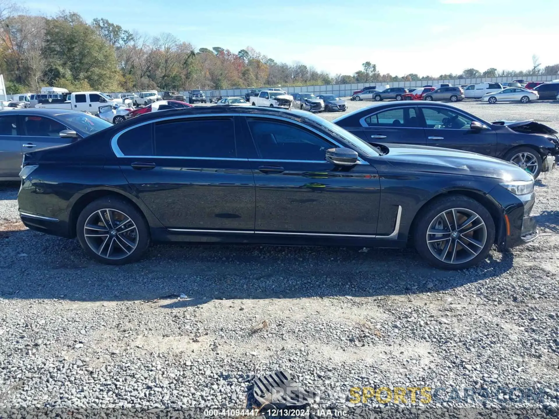 12 fotografías del automóvil dañado WBA7U2C06MCE18898 BMW 750I 2021