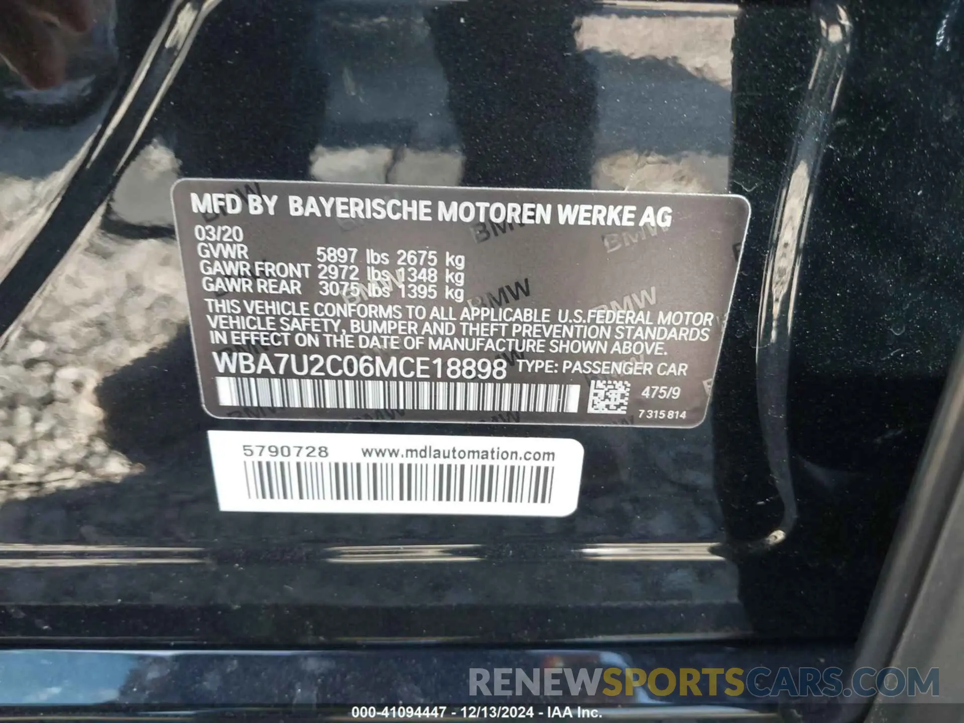 9 fotografías del automóvil dañado WBA7U2C06MCE18898 BMW 750I 2021