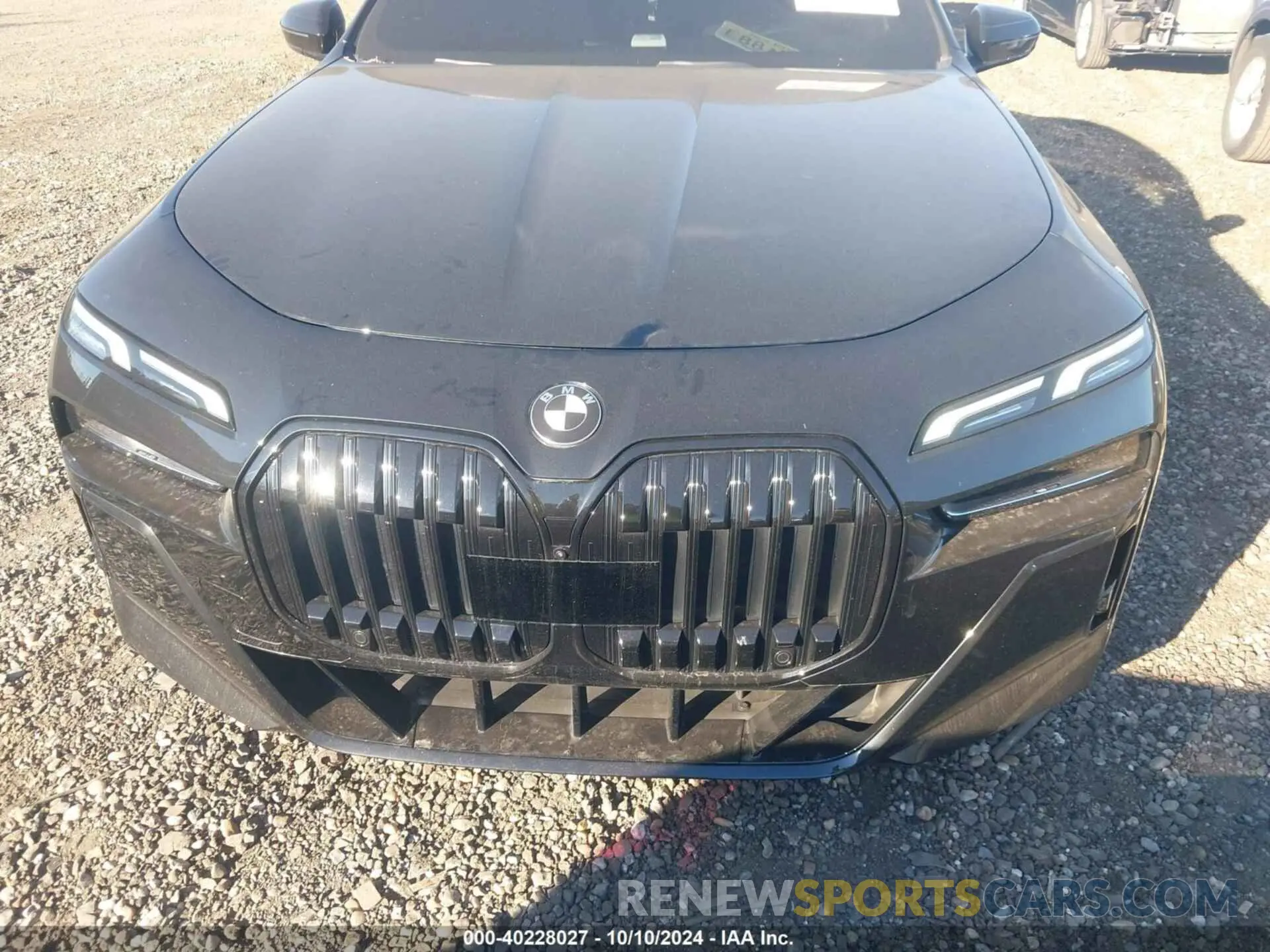 12 fotografías del automóvil dañado WBA33EJ05PCM66819 BMW 760 2023