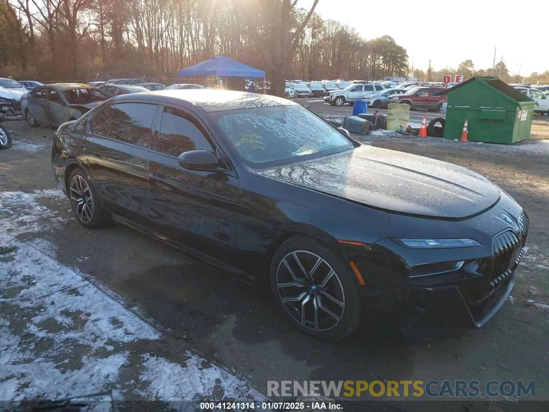 13 fotografías del automóvil dañado WBA33EJ06PCM26281 BMW 760 2023