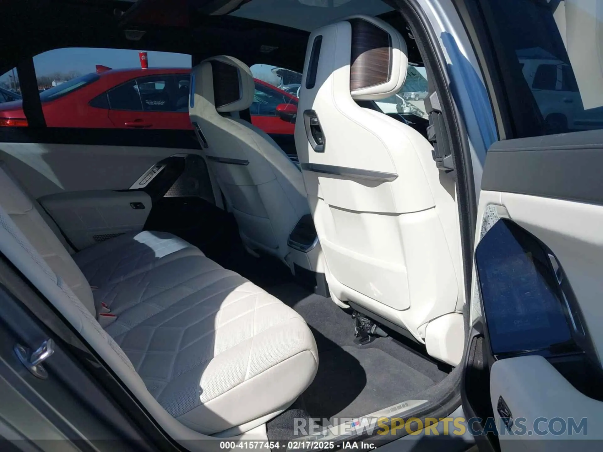 8 fotografías del automóvil dañado WBA33EJ07PCM90605 BMW 760 2023