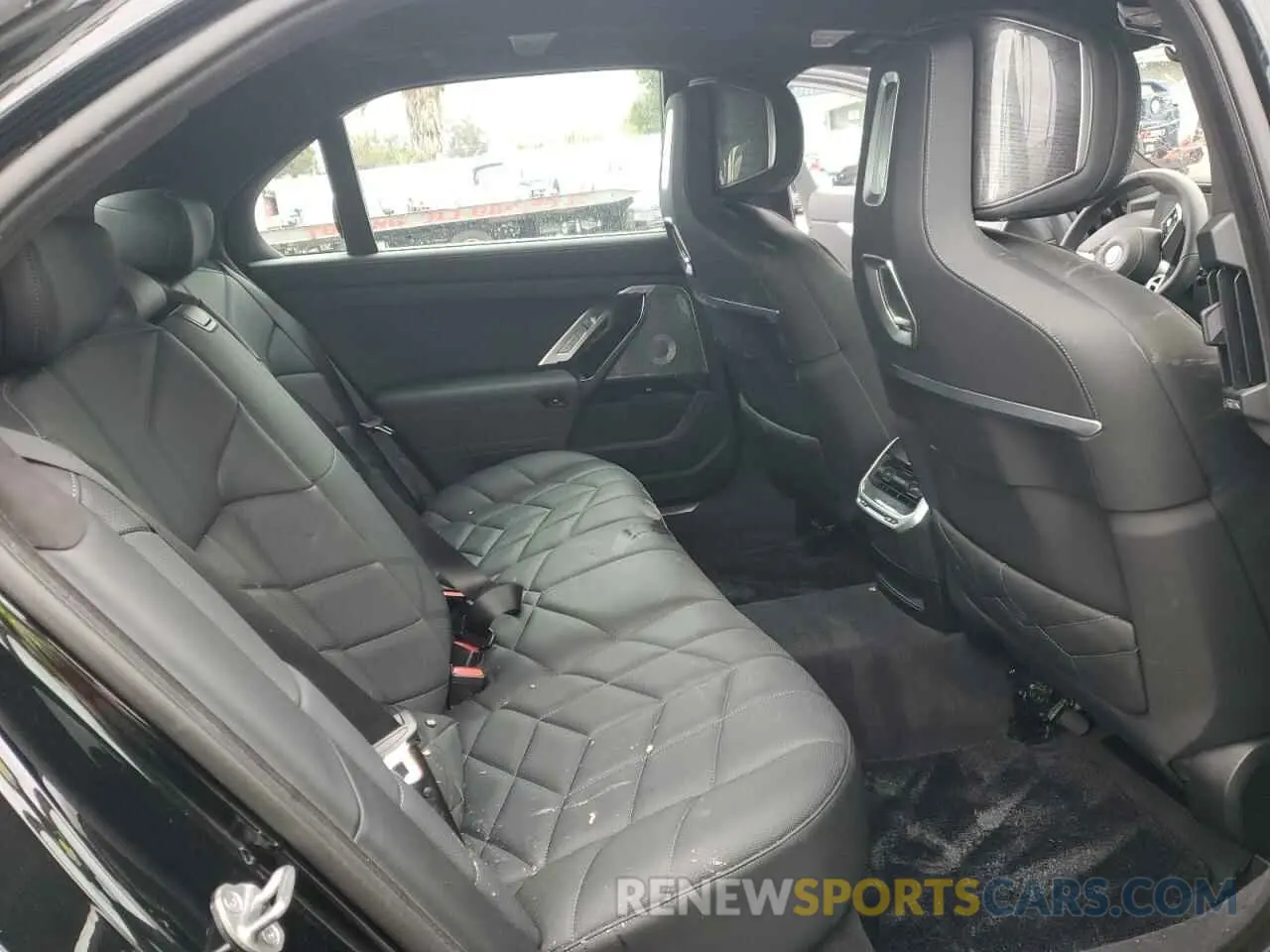 10 fotografías del automóvil dañado WBA33EJ02PCL89231 BMW 760 XI 2023