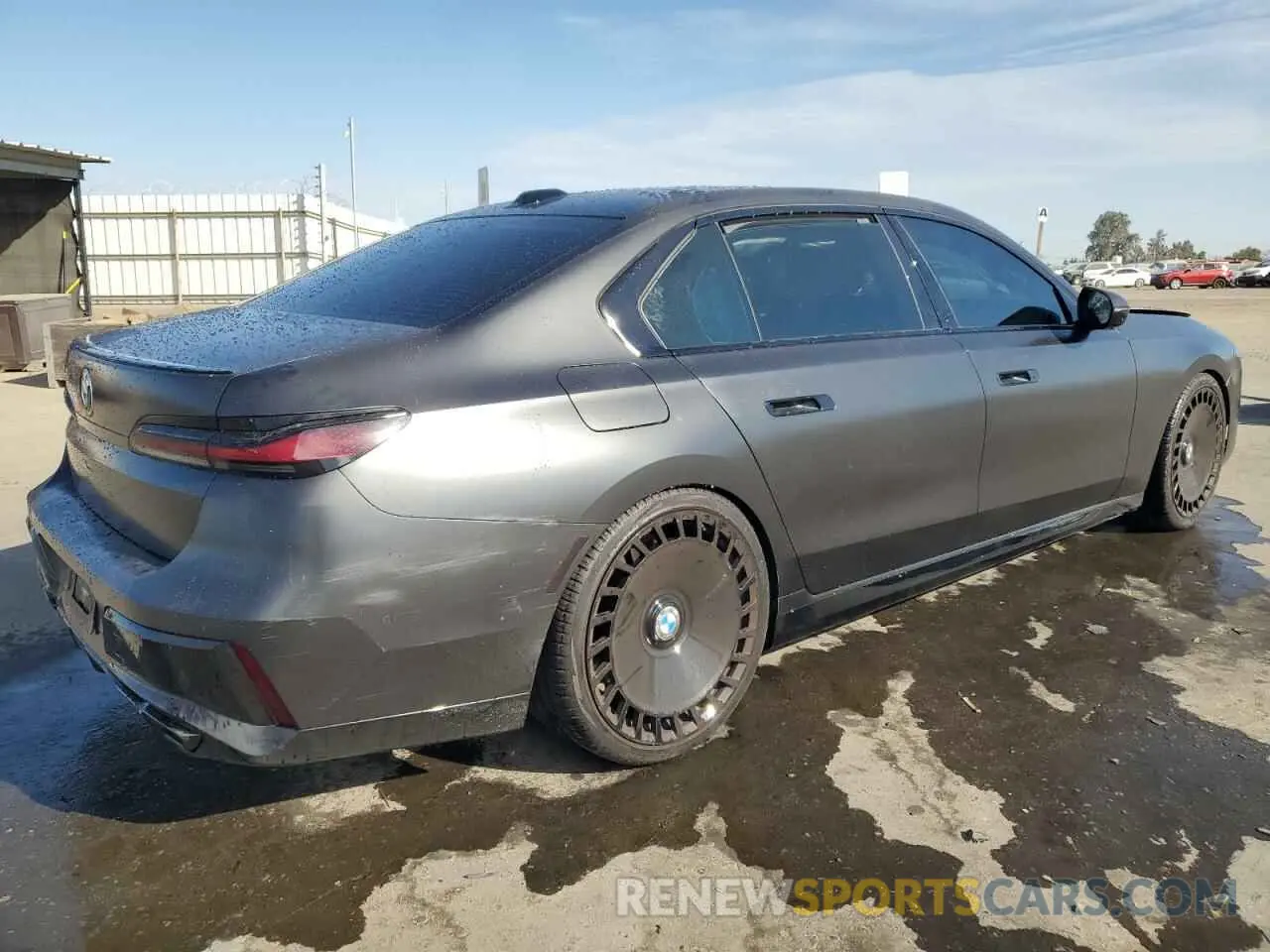 3 fotografías del automóvil dañado WBA33EJ04PCM87676 BMW 760 XI 2023