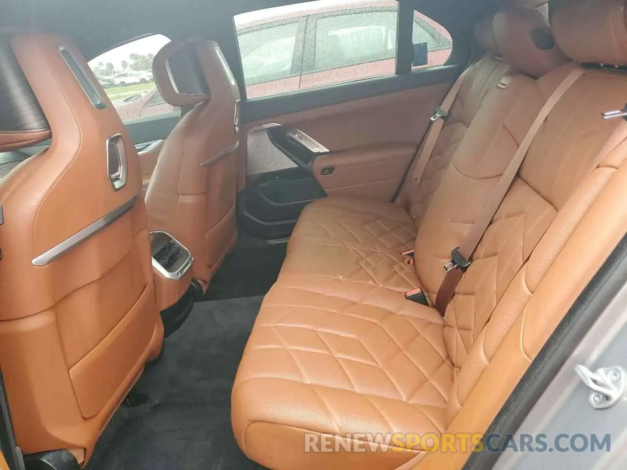 10 fotografías del automóvil dañado WBA33EJ09PCL80977 BMW 760 XI 2023