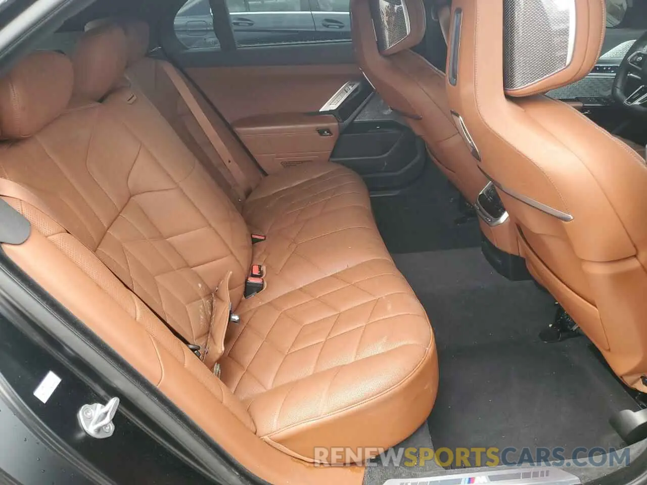 10 fotografías del automóvil dañado WBA33EJ01RCR24066 BMW 760 XI 2024