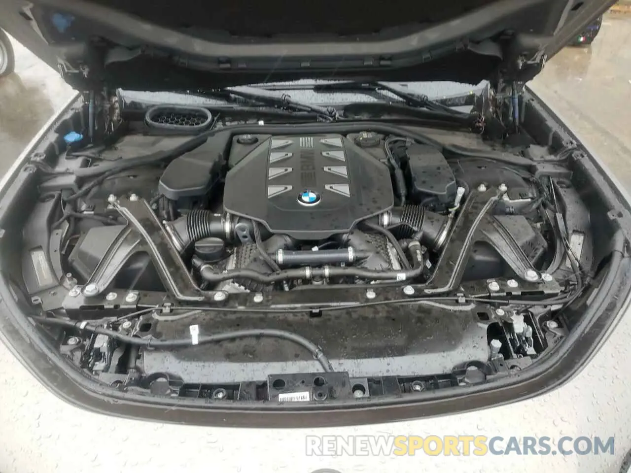 11 fotografías del automóvil dañado WBA33EJ03RCR99996 BMW 760 XI 2024