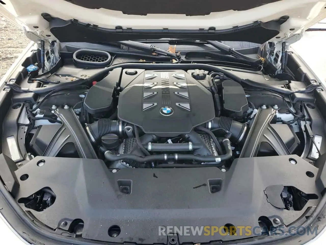 11 fotografías del automóvil dañado WBA33EJ06RCP19505 BMW 760 XI 2024