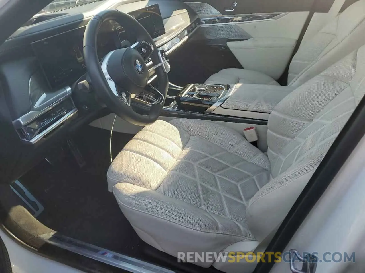 7 fotografías del automóvil dañado WBA33EJ06RCP19505 BMW 760 XI 2024