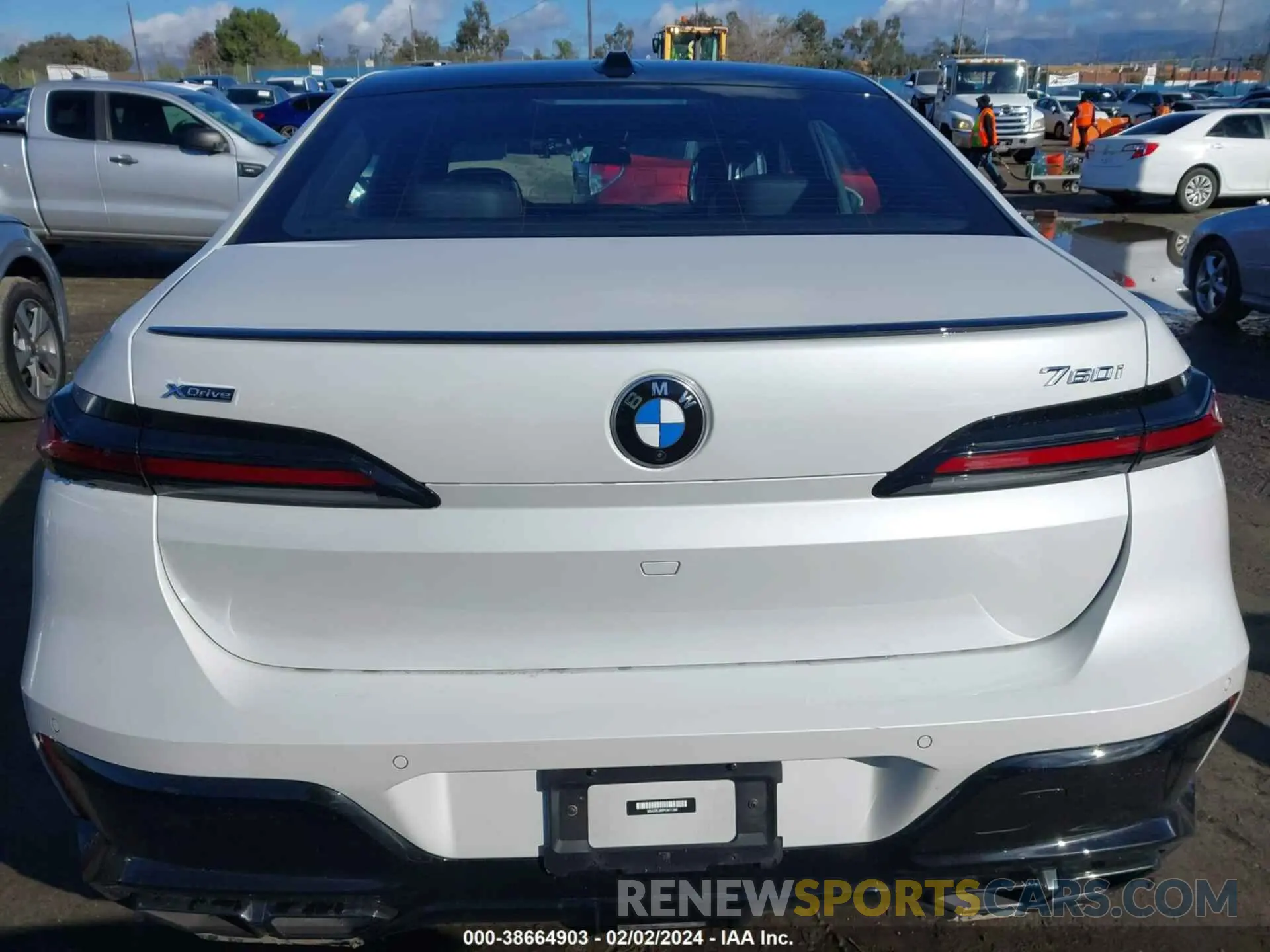 16 fotografías del automóvil dañado WBA33EJ00PCM11386 BMW 760I 2023