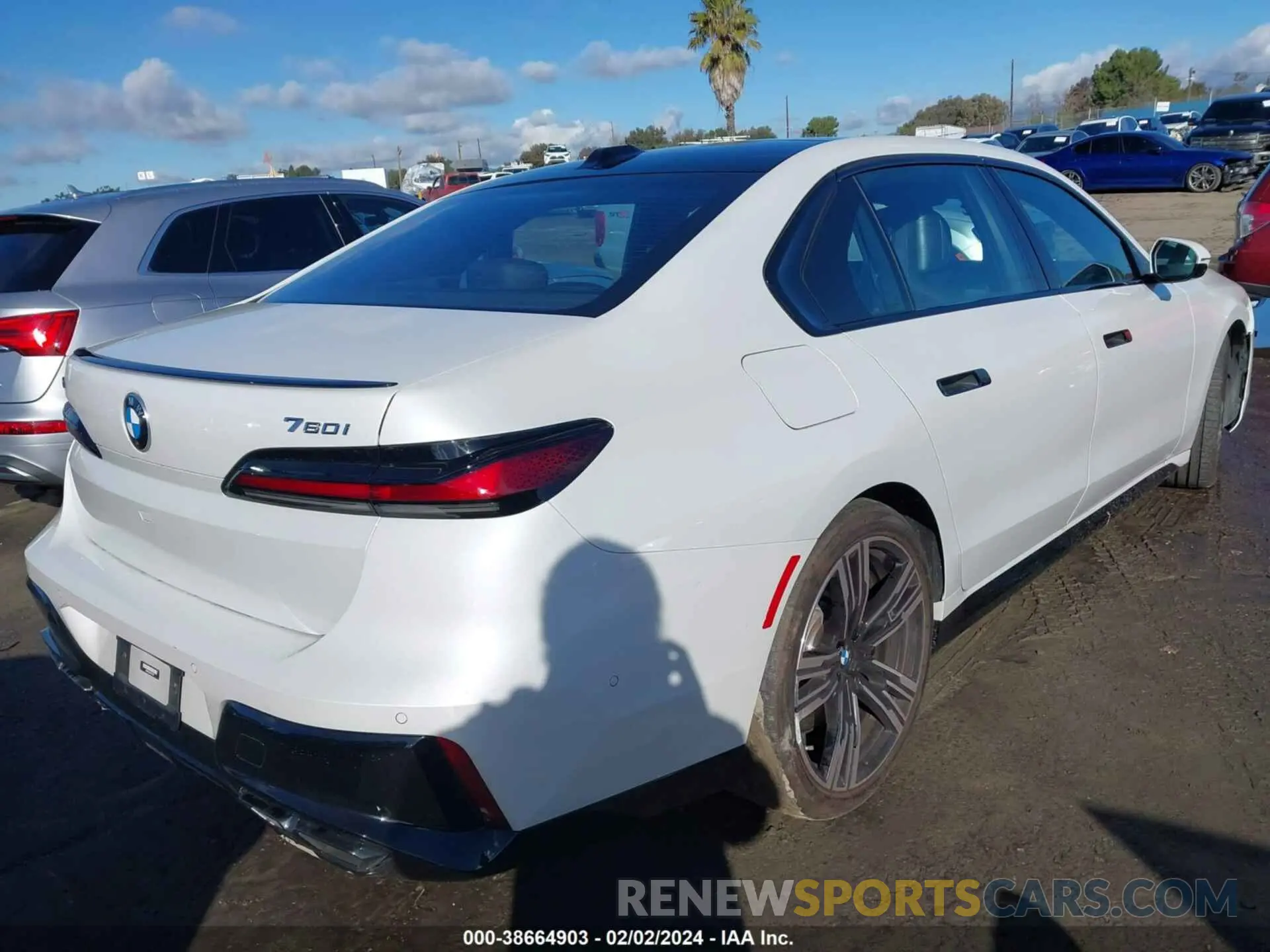 4 fotografías del automóvil dañado WBA33EJ00PCM11386 BMW 760I 2023
