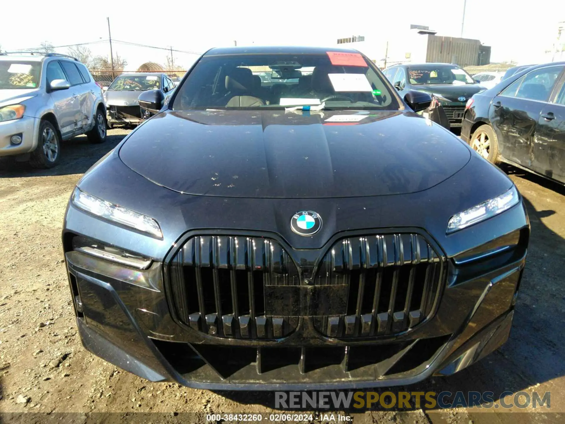 12 fotografías del automóvil dañado WBA33EJ02PCM34328 BMW 760I 2023