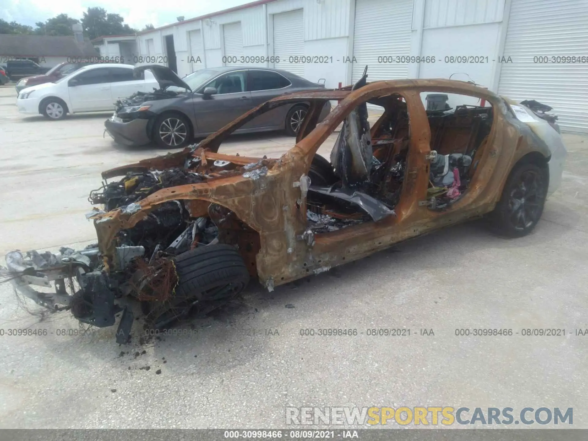 2 fotografías del automóvil dañado WBAGV8C02MCF22174 BMW 8 SERIES 2021