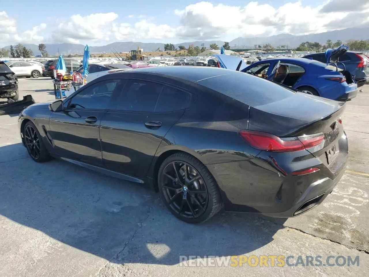 2 fotografías del automóvil dañado WBAGV2C0XNCG99912 BMW 8 SERIES 2022