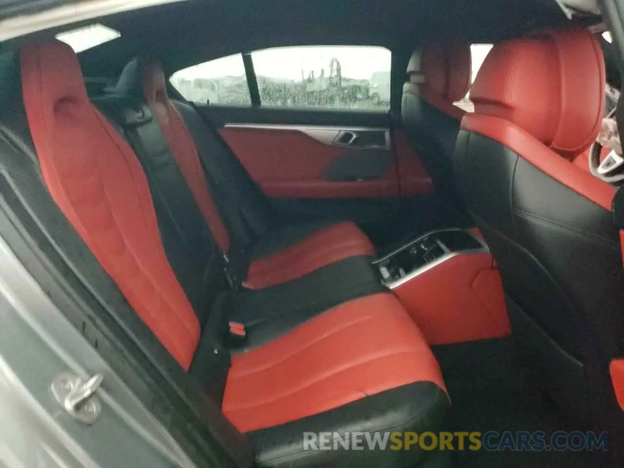 11 fotografías del automóvil dañado WBAGV2C06PCM19659 BMW 8 SERIES 2023