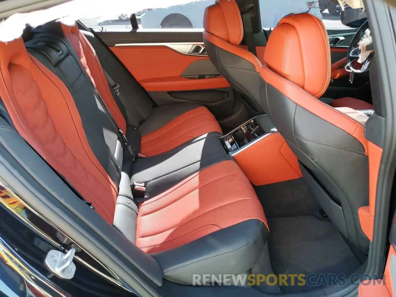 10 fotografías del automóvil dañado WBAGV2C05RCP20023 BMW 8 SERIES 2024