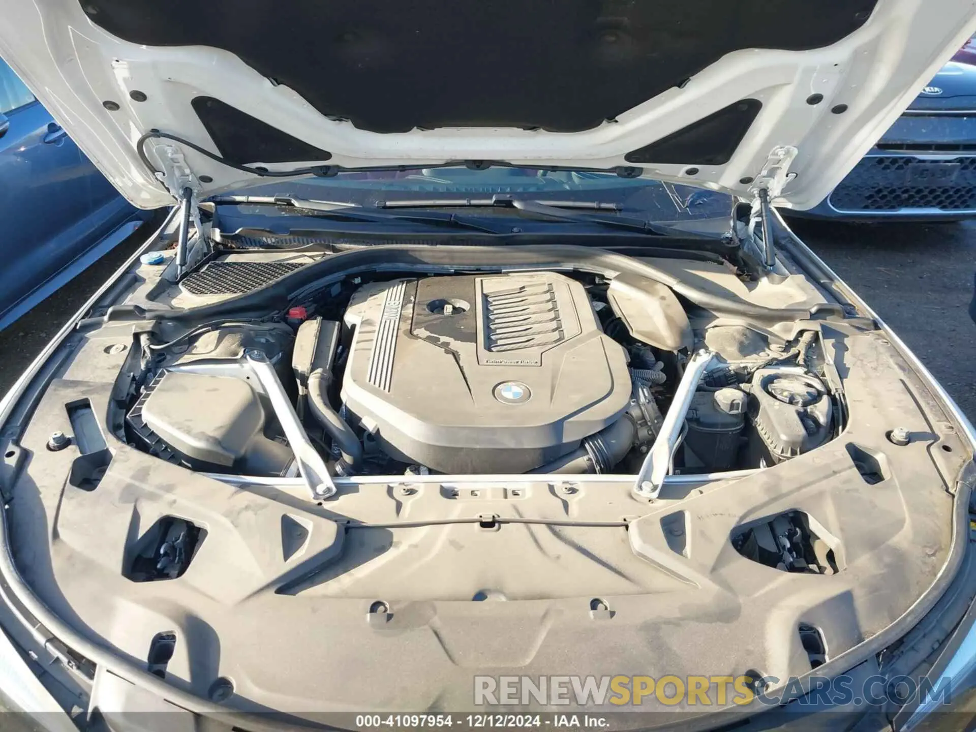 10 fotografías del automóvil dañado WBADZ2C0XNCH25061 BMW 840 2022