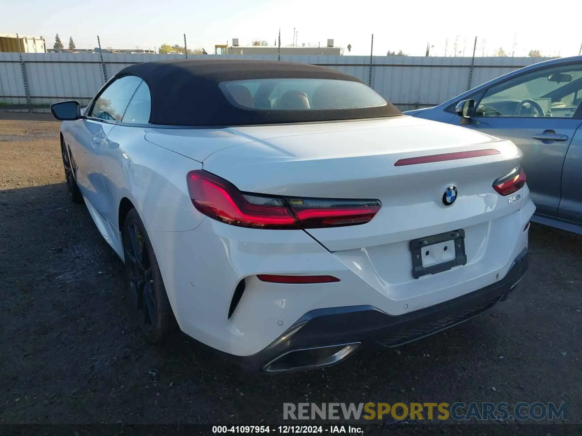 3 fotografías del automóvil dañado WBADZ2C0XNCH25061 BMW 840 2022