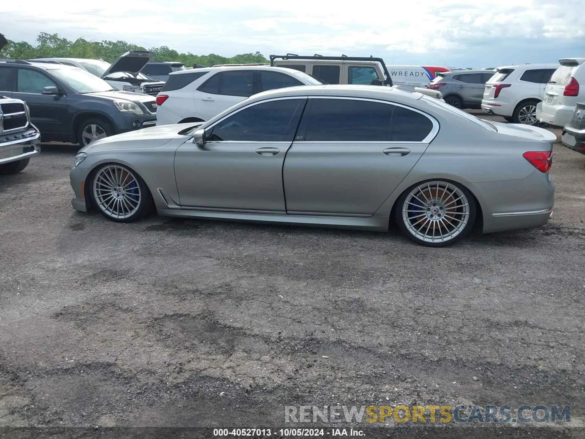 14 fotografías del automóvil dañado WBA7F2C15KB242459 BMW ALPINA B7 2019