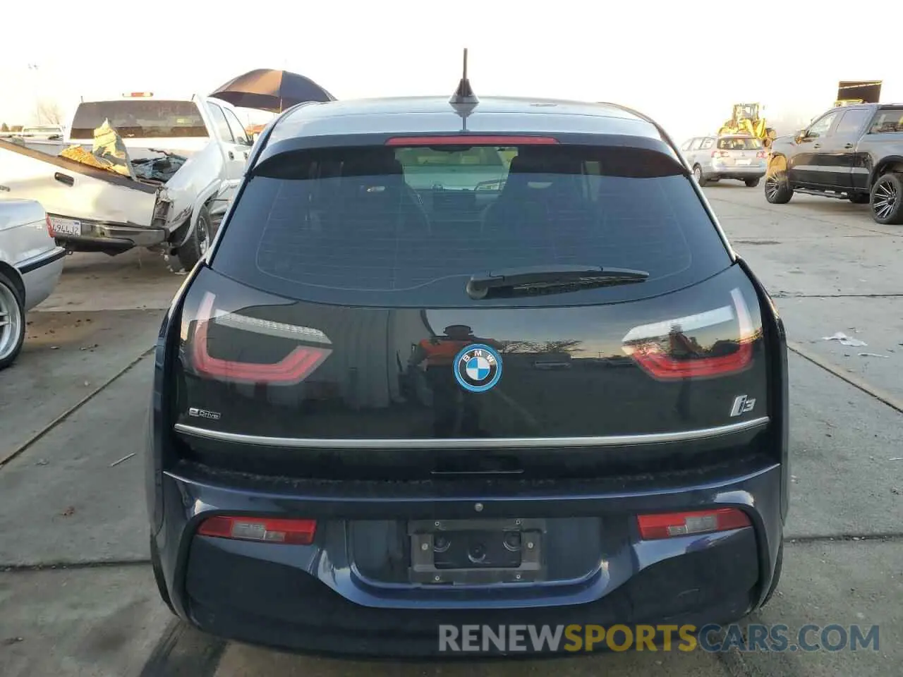 6 fotografías del automóvil dañado WBY8P4C57K7D27696 BMW I SERIES 2019
