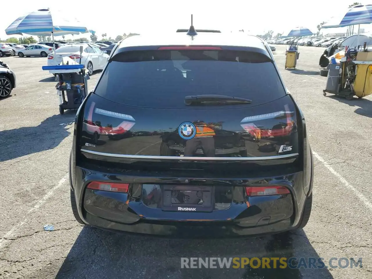 6 fotografías del automóvil dañado WBY8P8C52K7D60595 BMW I SERIES 2019