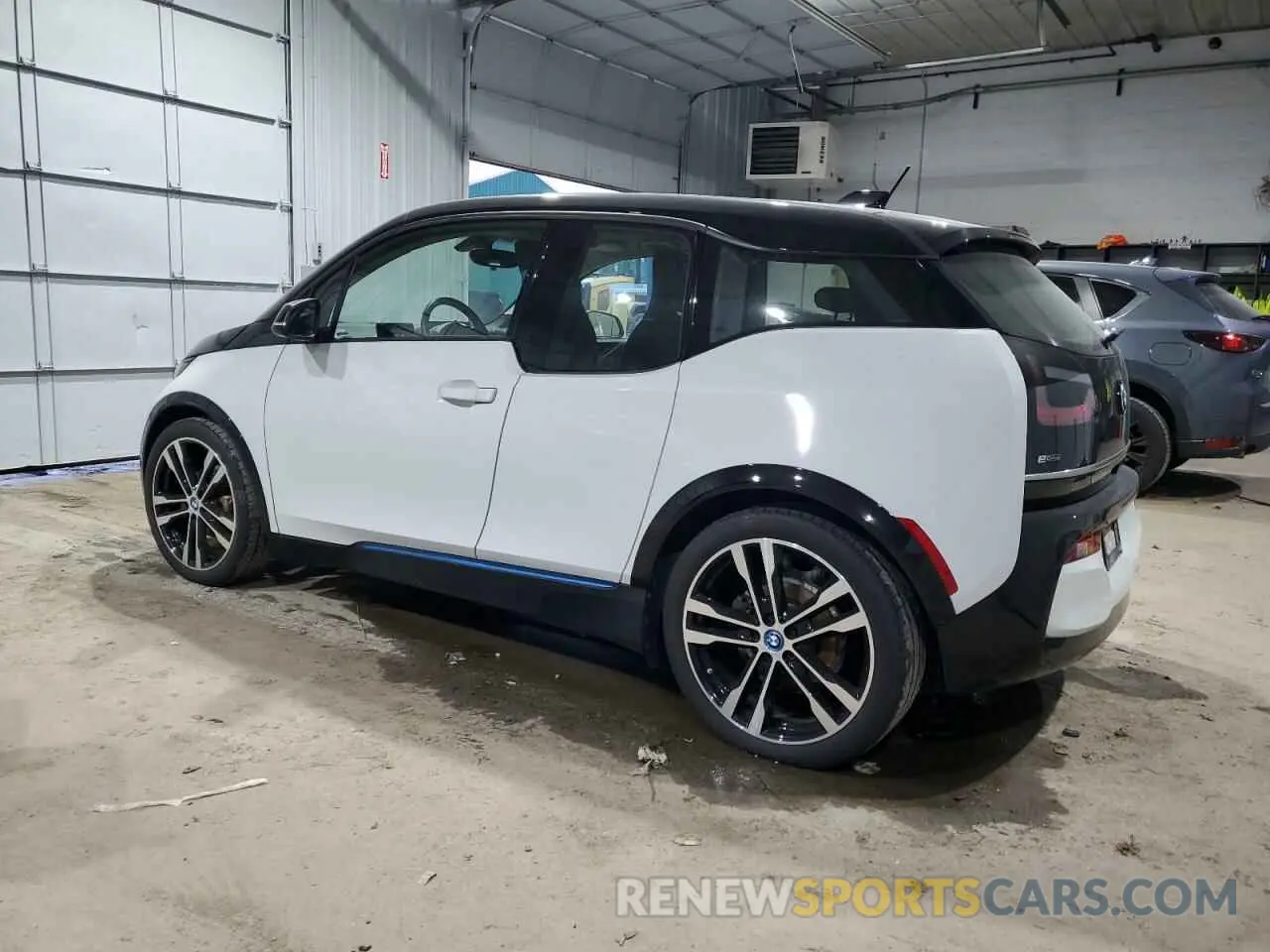 2 fotografías del automóvil dañado WBY8P8C5XK7D23732 BMW I SERIES 2019