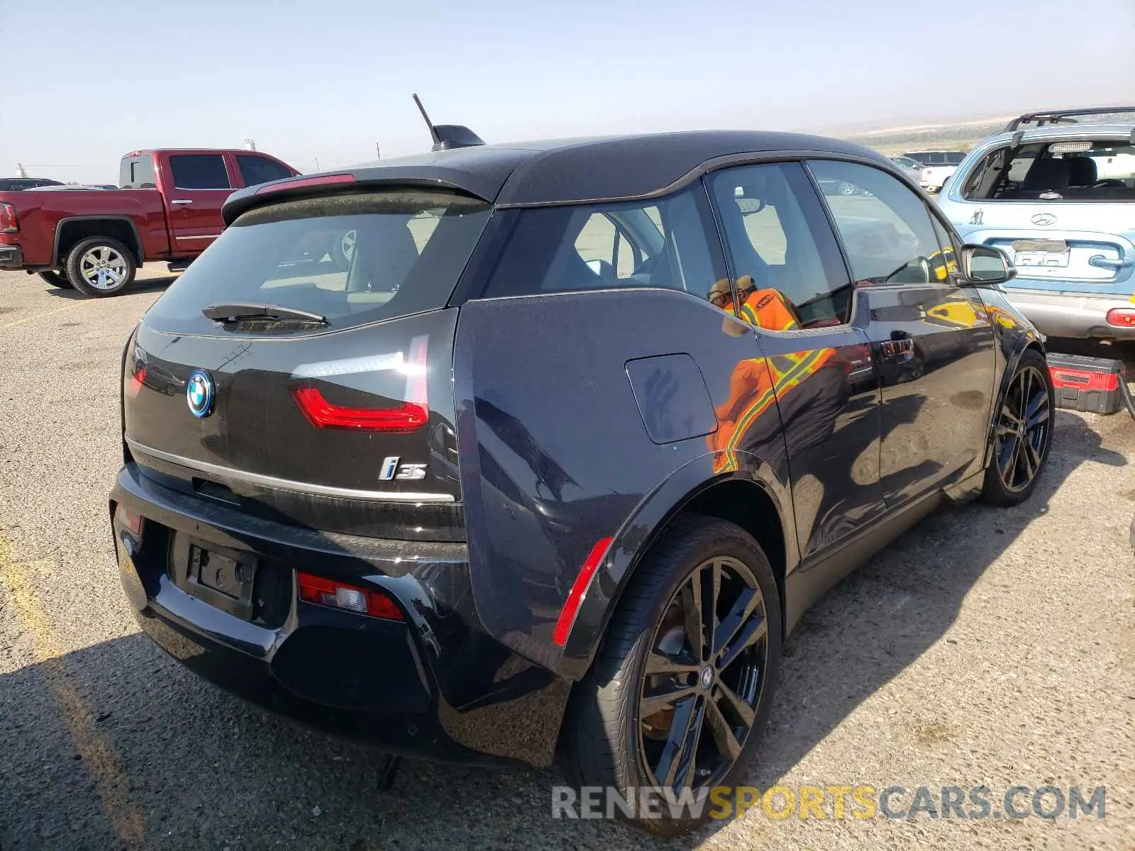 4 fotografías del automóvil dañado WBY8P6C00M7J19840 BMW I SERIES 2021