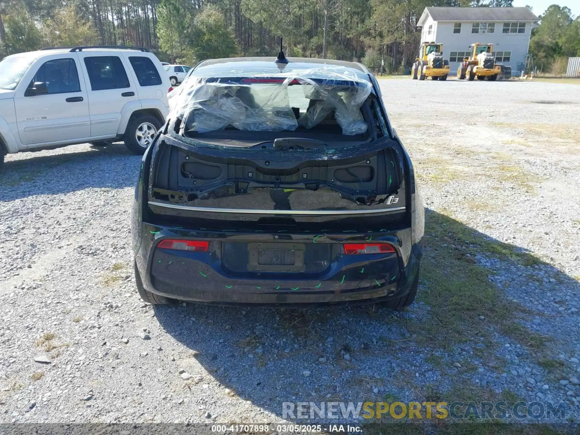 16 fotografías del automóvil dañado WBY8P2C57K7E21520 BMW I3 2019