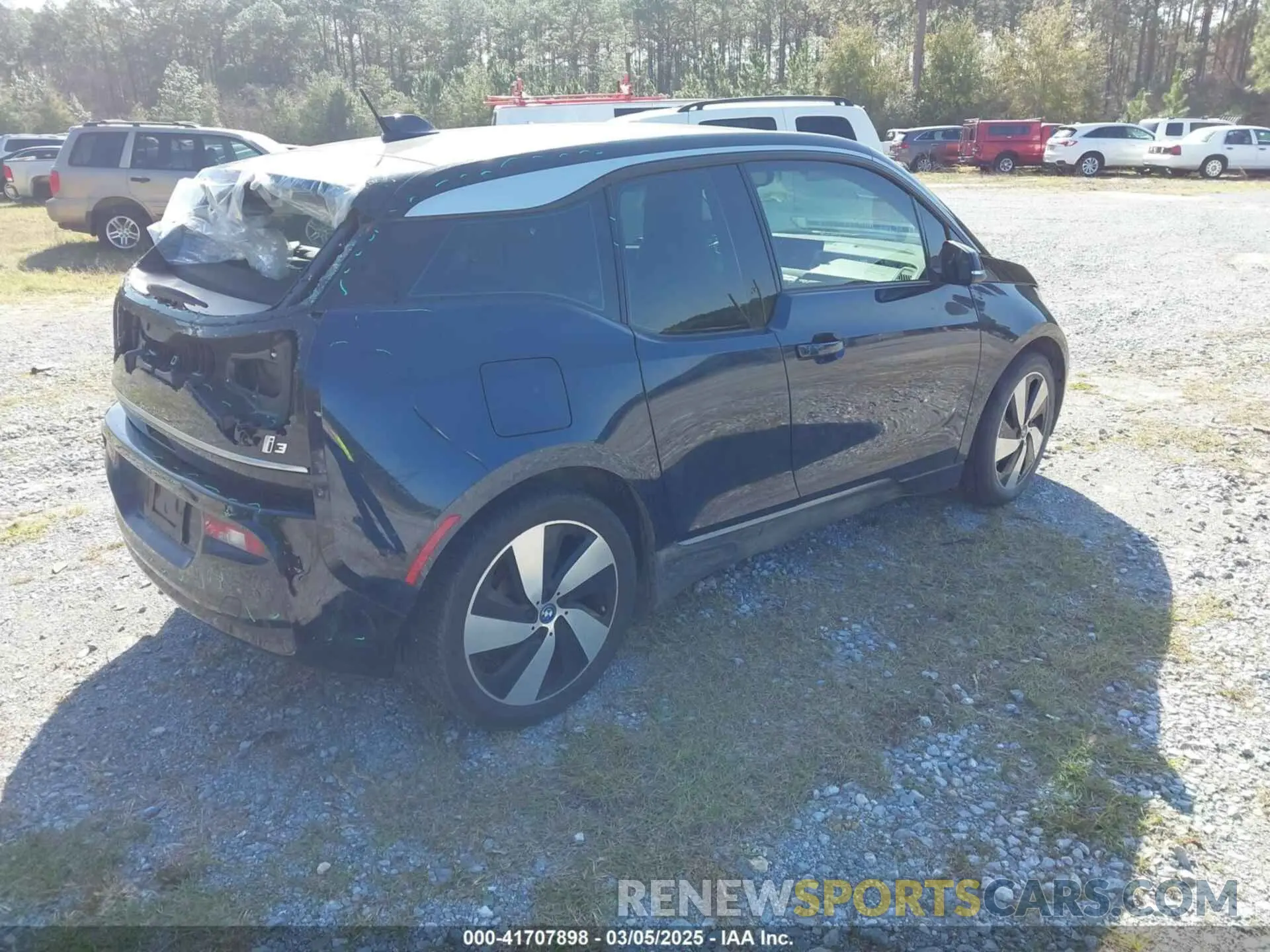 4 fotografías del automóvil dañado WBY8P2C57K7E21520 BMW I3 2019