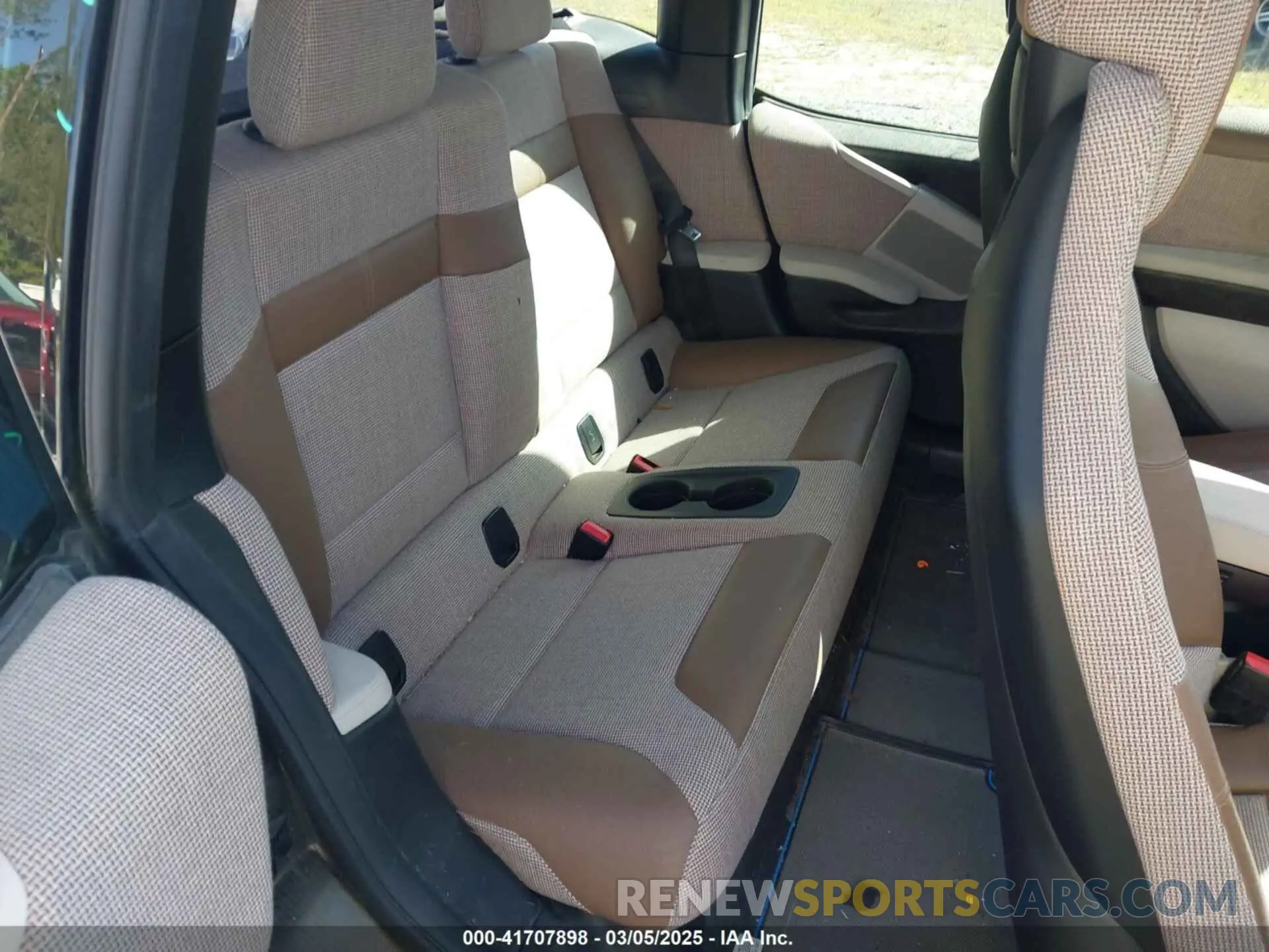 8 fotografías del automóvil dañado WBY8P2C57K7E21520 BMW I3 2019