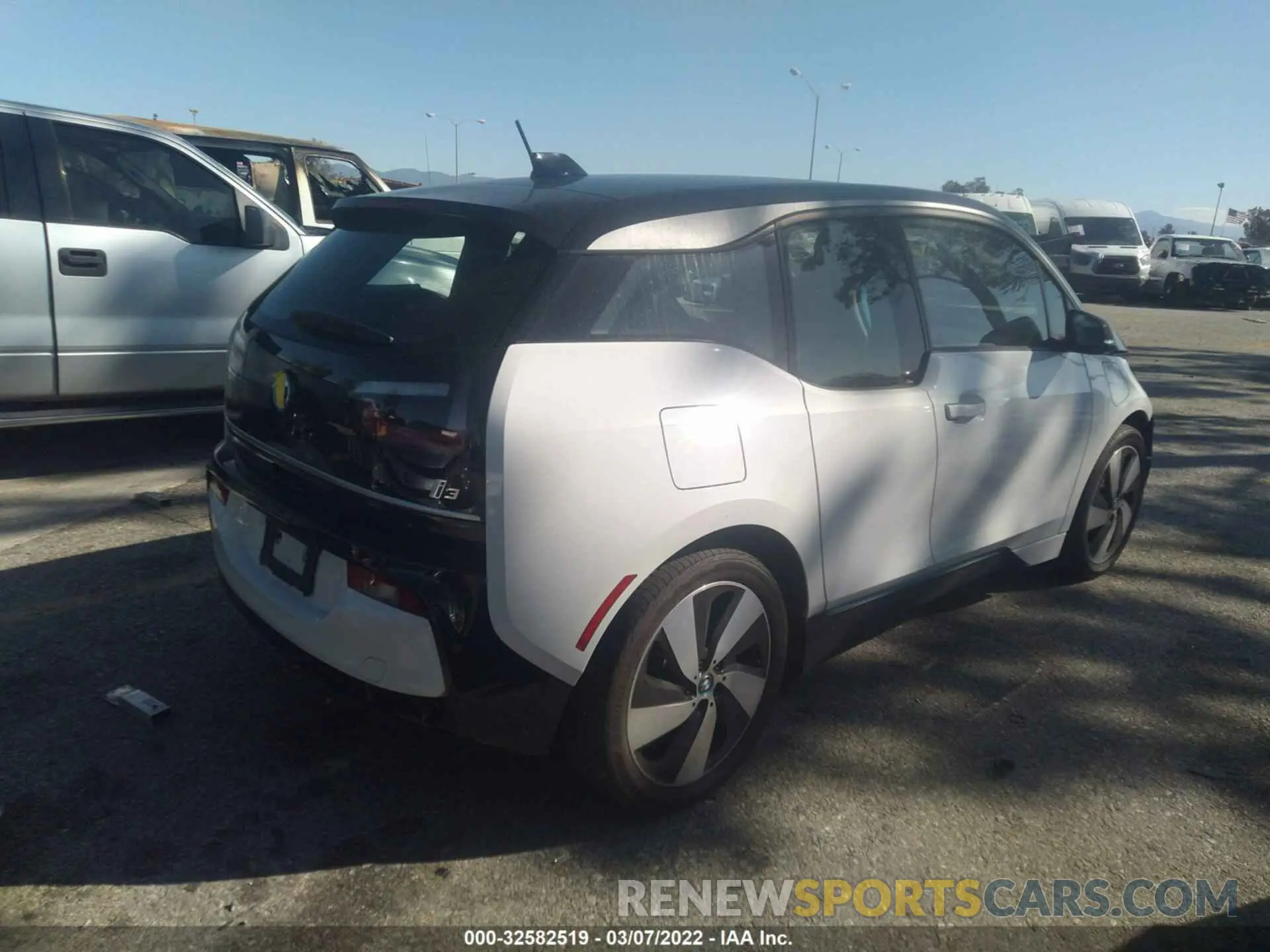 4 fotografías del automóvil dañado WBY8P4C55K7D28796 BMW I3 2019