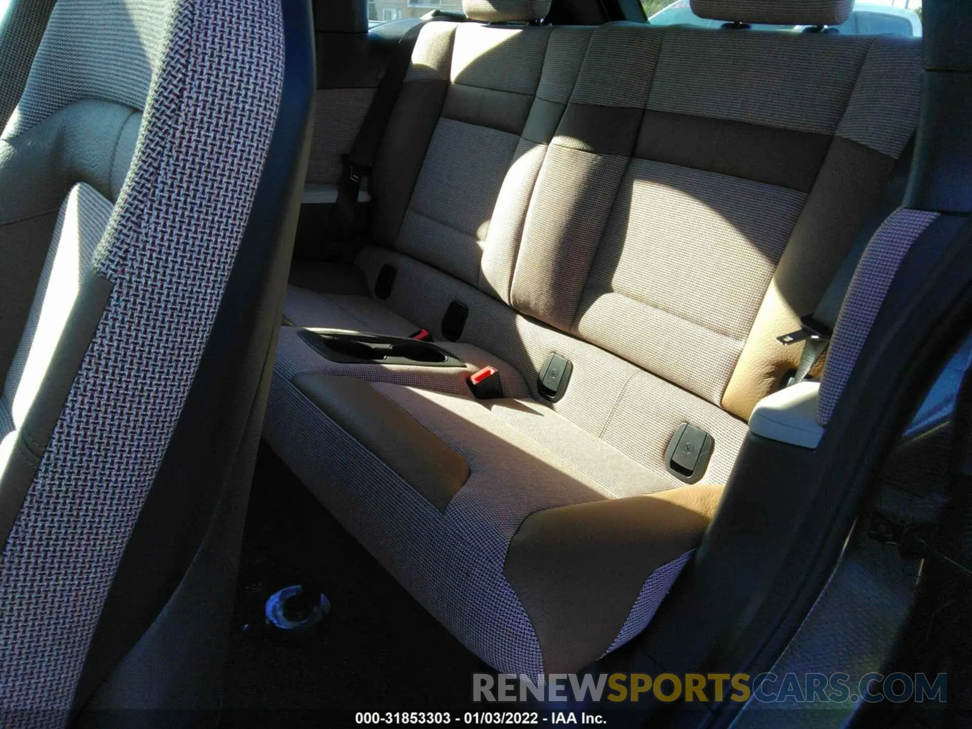 8 fotografías del automóvil dañado WBY8P2C01M7K07577 BMW I3 2021