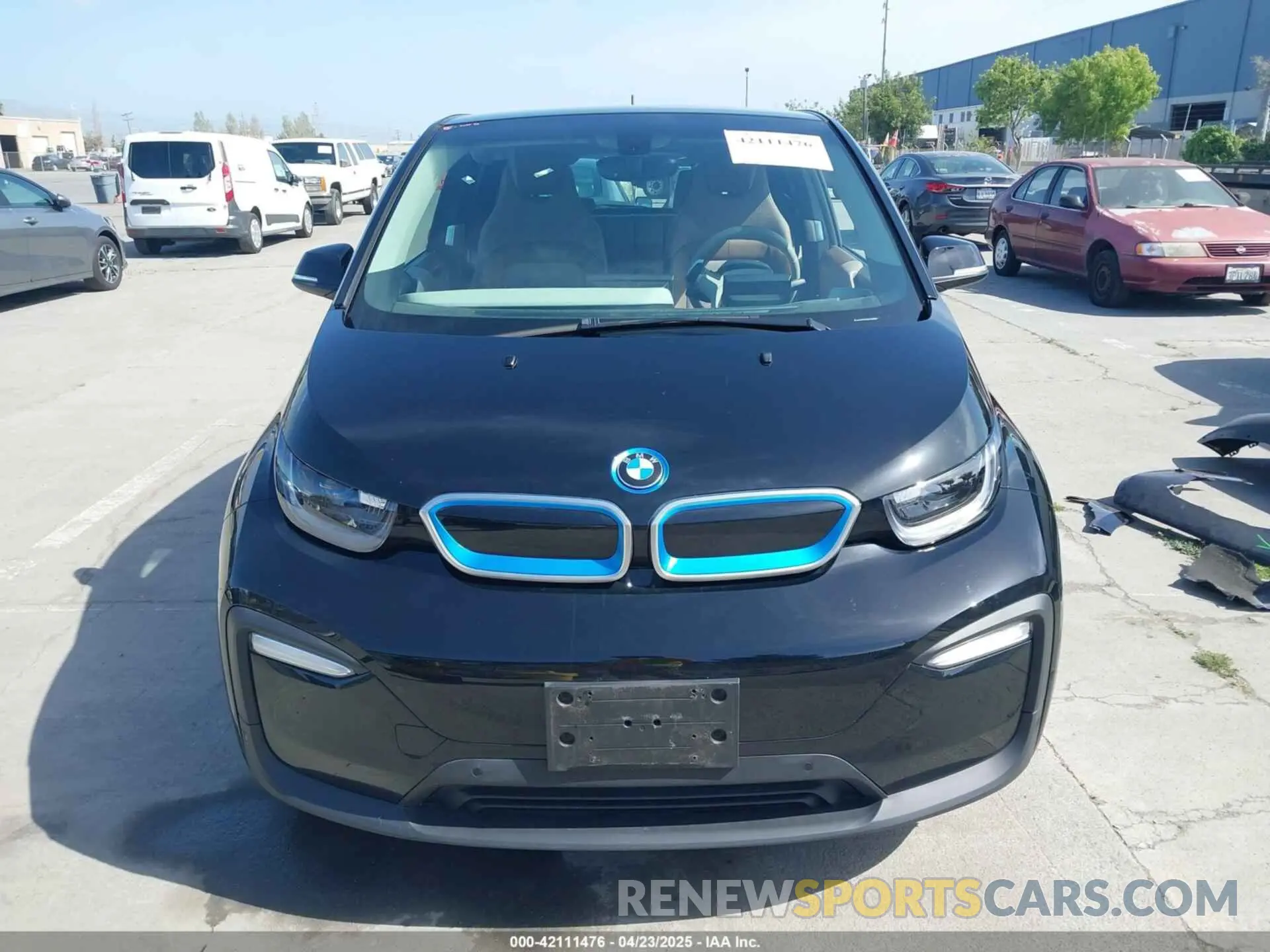13 fotografías del automóvil dañado WBY8P2C04M7J50324 BMW I3 2021