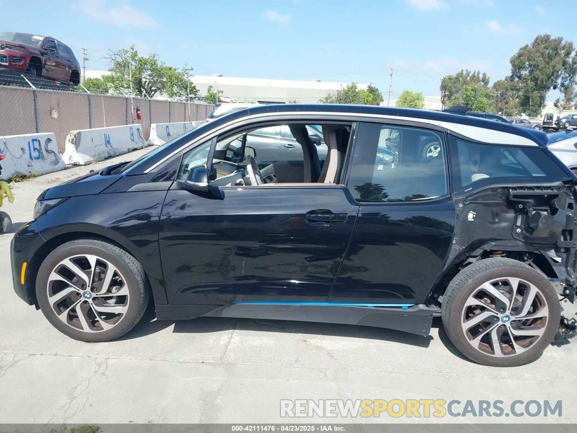 15 fotografías del automóvil dañado WBY8P2C04M7J50324 BMW I3 2021