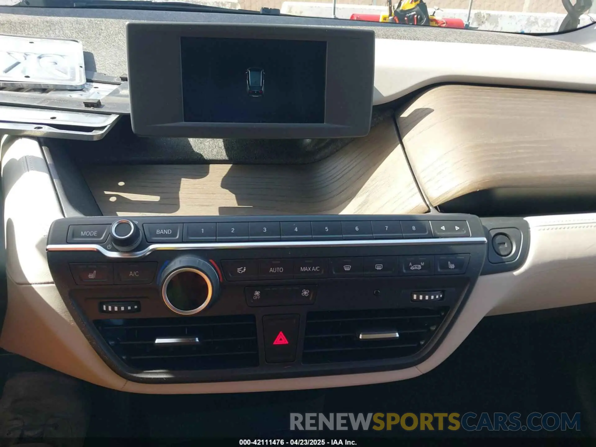 19 fotografías del automóvil dañado WBY8P2C04M7J50324 BMW I3 2021