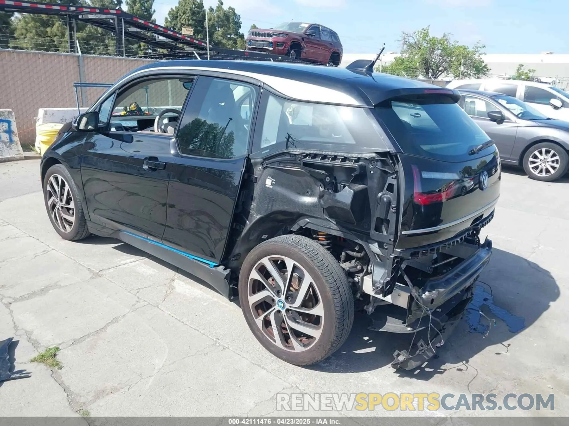 3 fotografías del automóvil dañado WBY8P2C04M7J50324 BMW I3 2021
