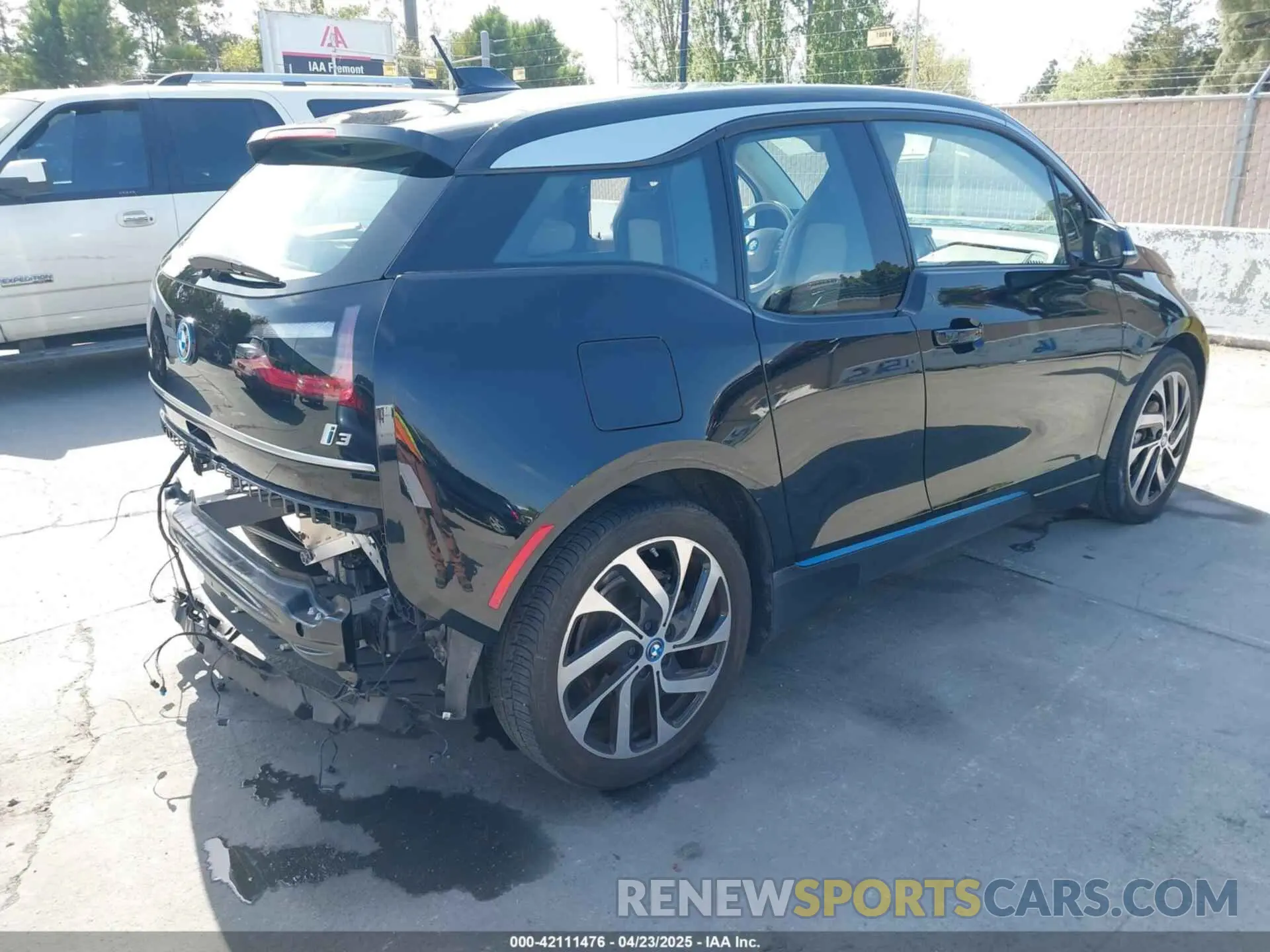 4 fotografías del automóvil dañado WBY8P2C04M7J50324 BMW I3 2021