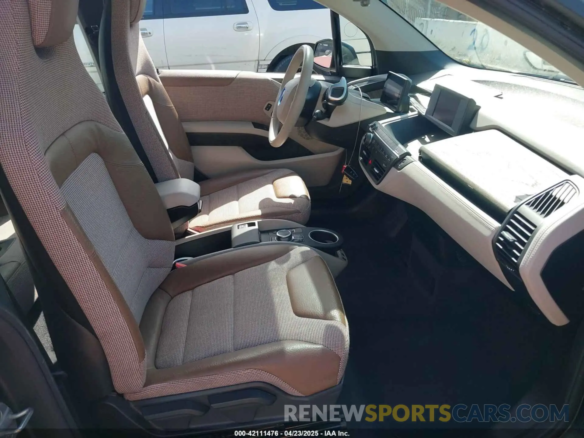 5 fotografías del automóvil dañado WBY8P2C04M7J50324 BMW I3 2021