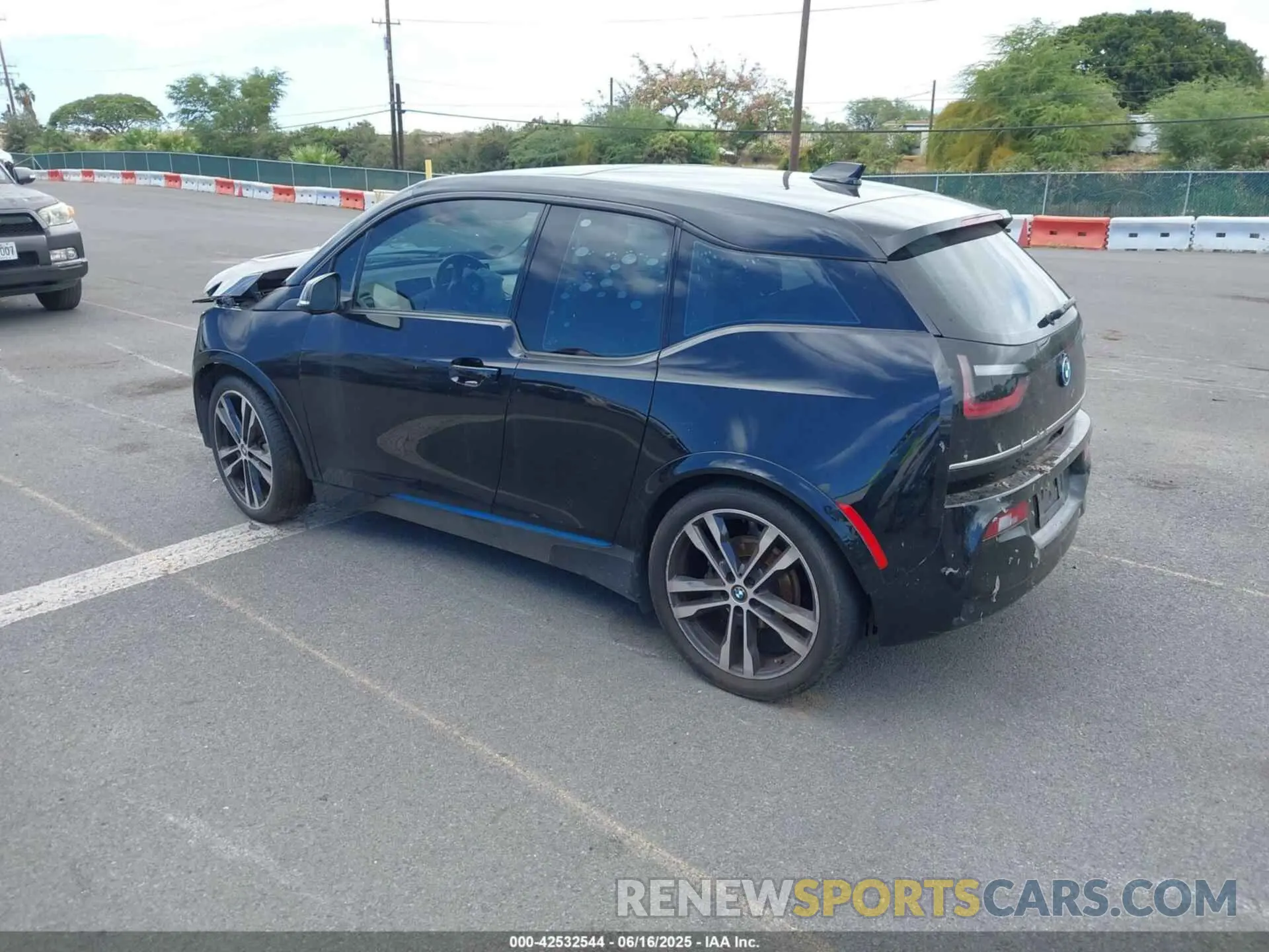 3 fotografías del automóvil dañado WBY8P6C52K7D94279 BMW I3S 2019