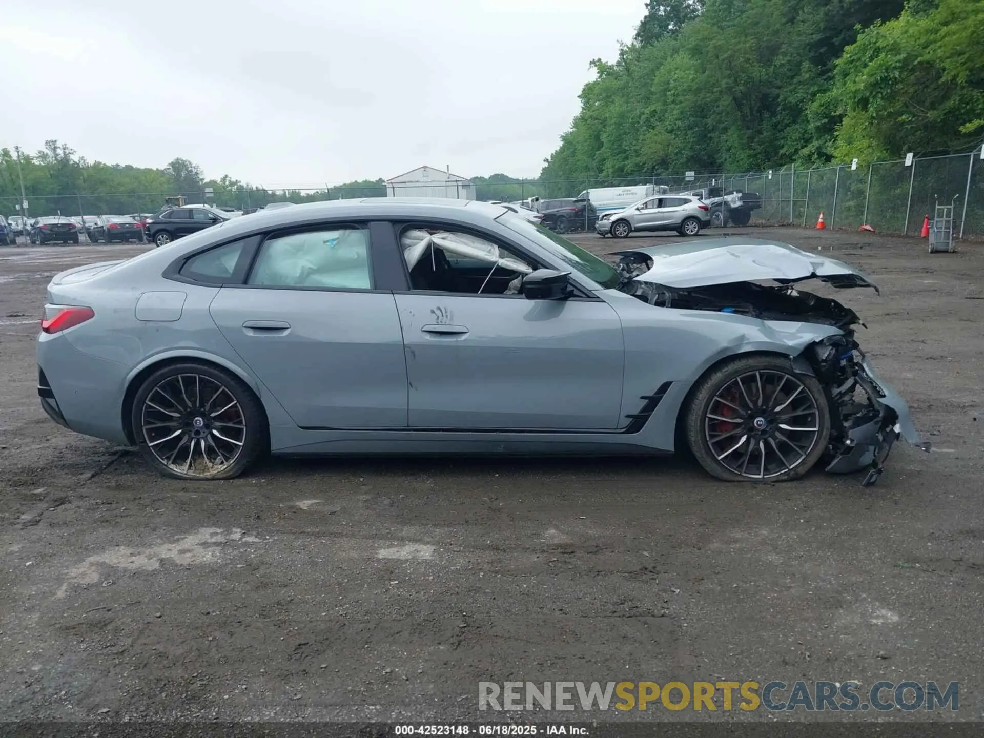 13 fotografías del automóvil dañado WBY33AW02NFN17224 BMW I4 2022
