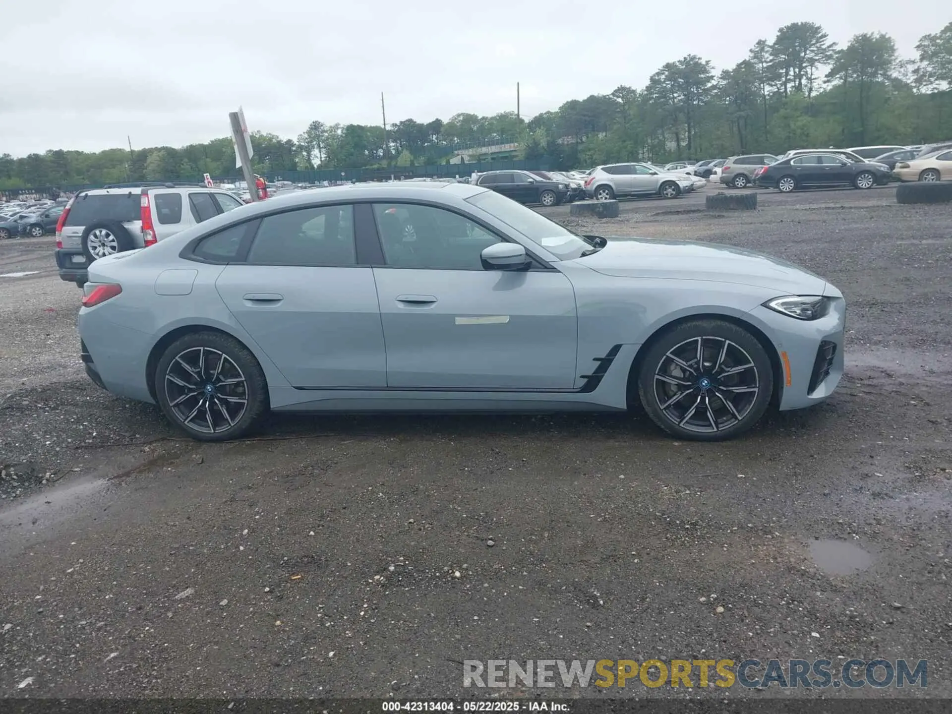13 fotografías del automóvil dañado WBY73AW00NFN14842 BMW I4 2022
